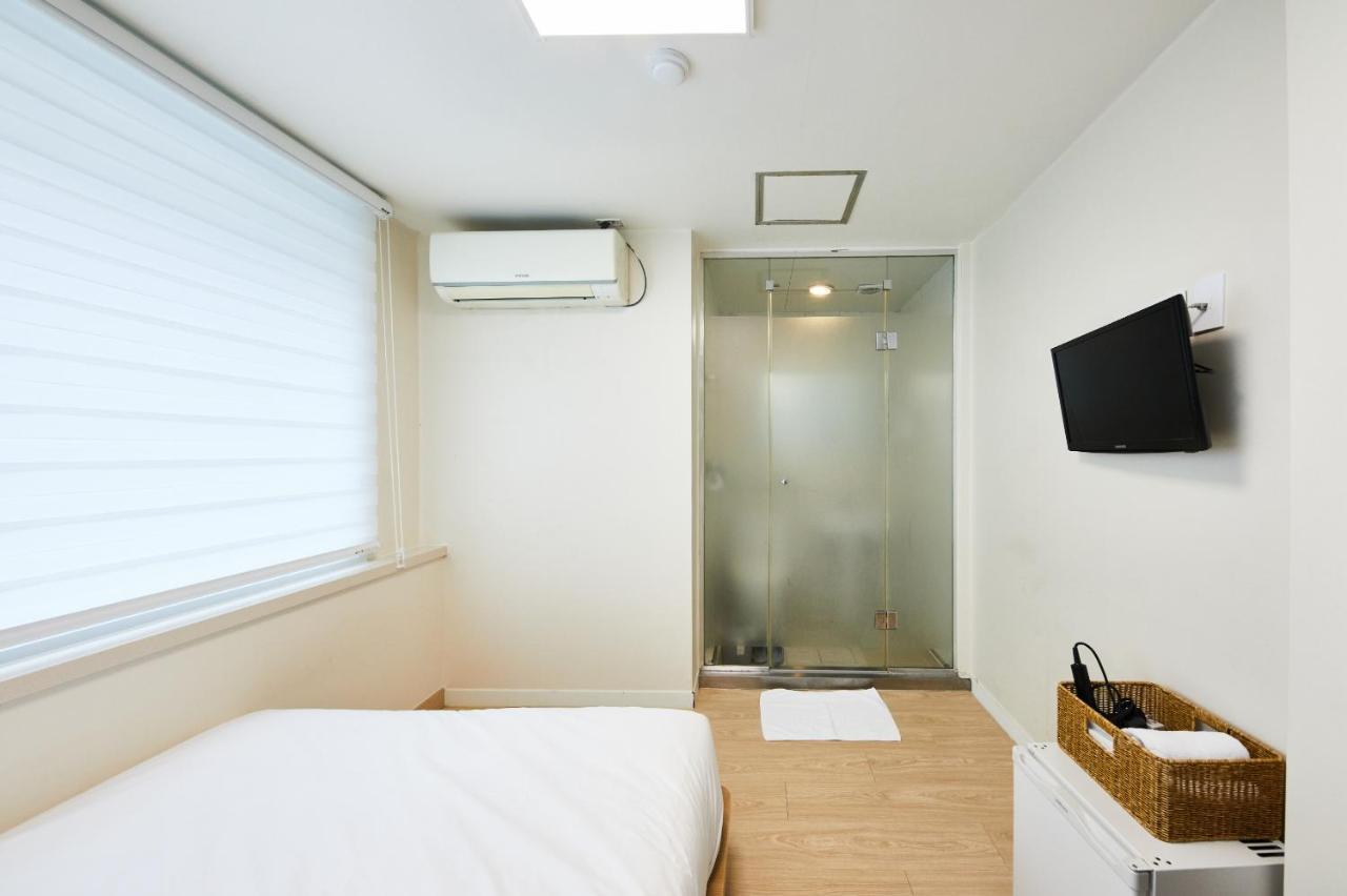 123 Hostel *